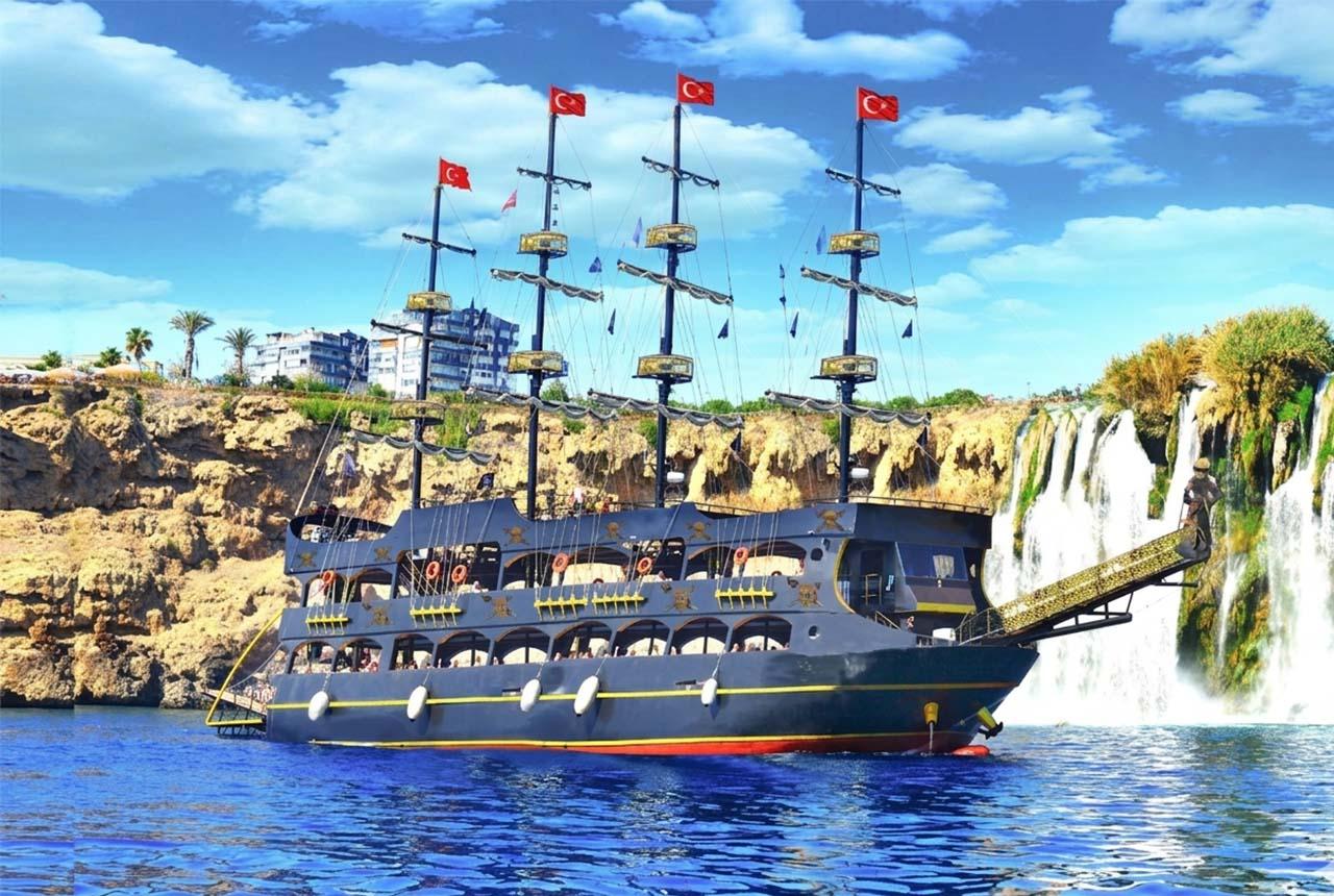 Antalya: Piraten-Bootsfahrt mit Mittagessen und Getränken