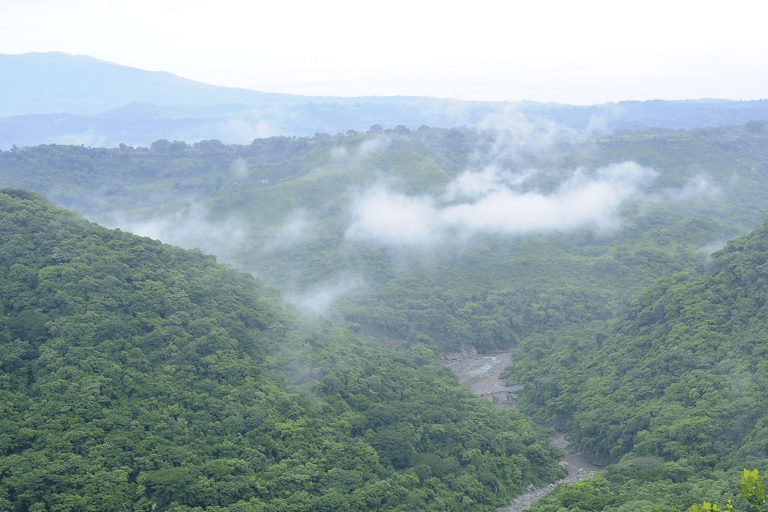 Miasto Cabañas: Las Cinquera-Wodospady i historyczne centrum IlobascoMiasto Cabañas: Las Cinquera-wodospady i centrum historyczne Ilobasco