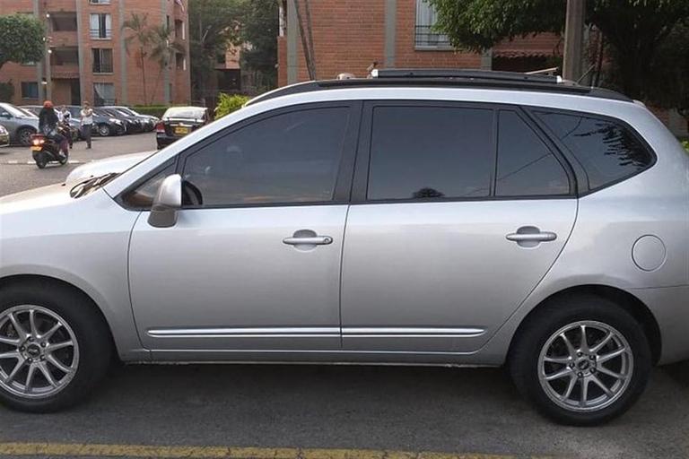 Medellín: Private Airport Transfer