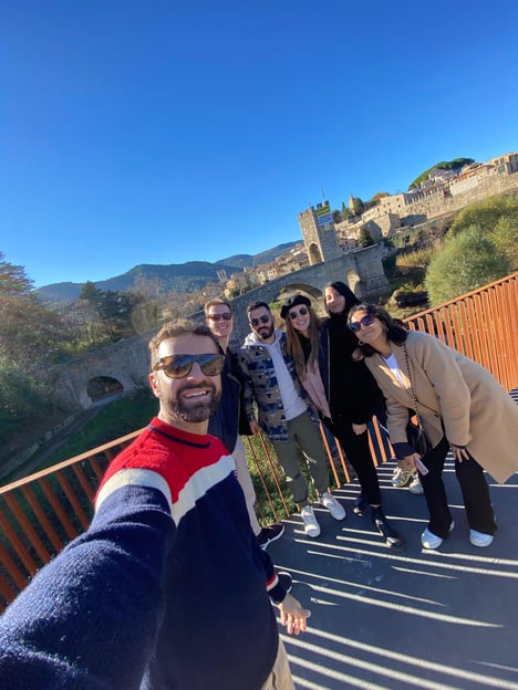 Depuis Barcelone : Excursion d&#039;une journée à Gérone, Besalú et Castellfollit