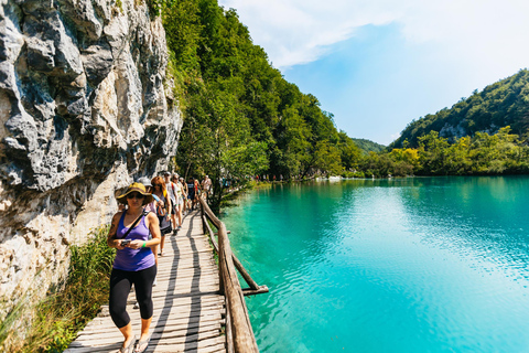 Depuis Split : Visite guidée des lacs de Plitvice avec billets d&#039;entrée