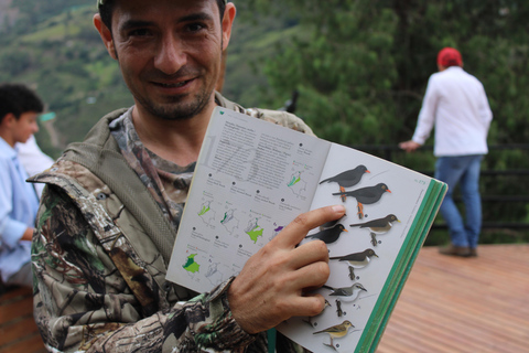 90 min de Monserrate: sabores do café, aves e cultura com guia localDescobre o encanto da Colômbia: Experiência de café e observação de aves perto de Bogotá