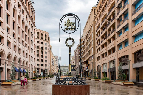 Yerevan: Guided Walking Tour with Vernissage Market Visit