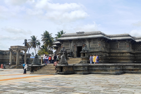 From Bangalore: 2-Day Chikkamagaluru: Temples & Safari