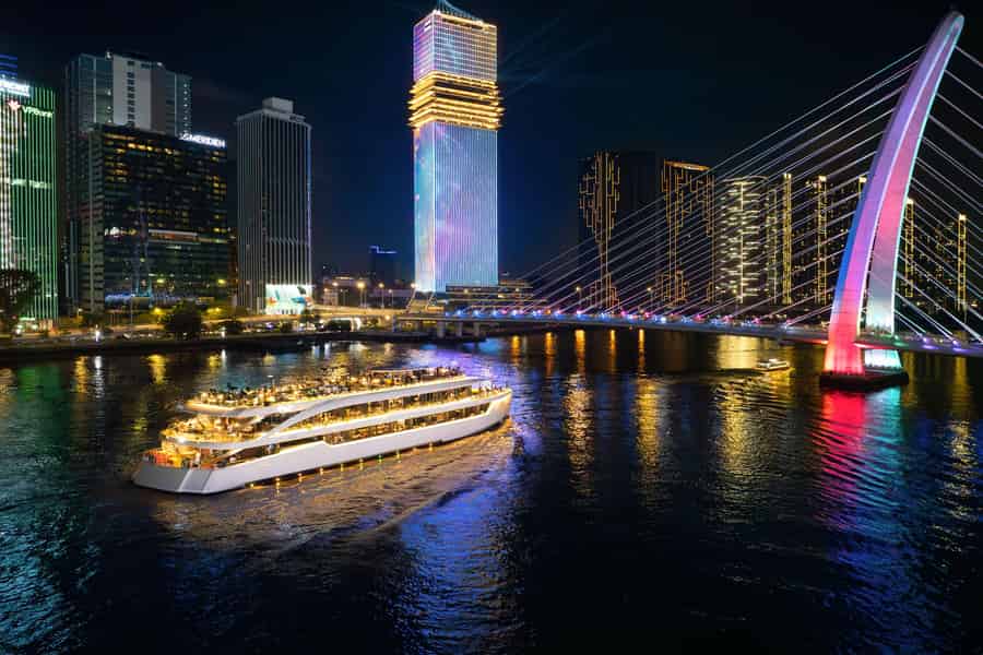 Elite-Luxus-Bootsfahrt | Premium-Buffet oder elegantes Tagesmenü. Foto: GetYourGuide
