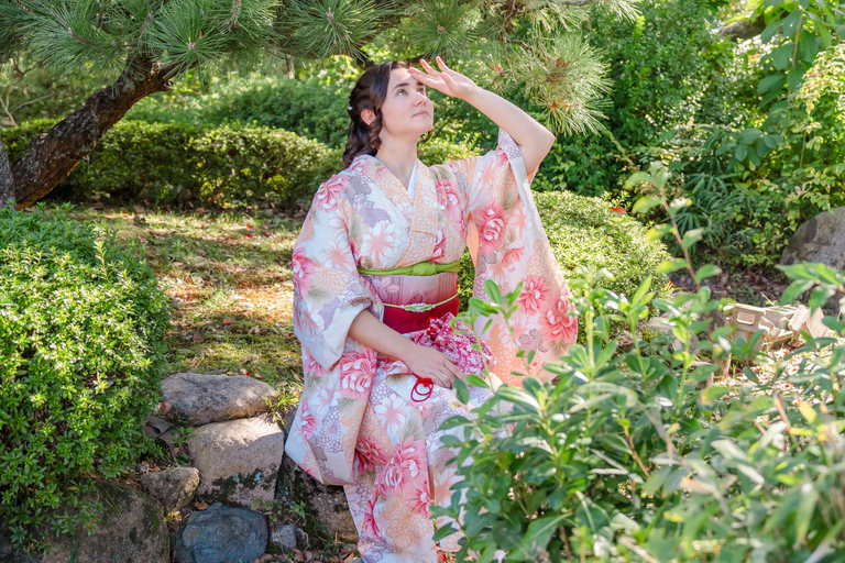 Osaka Kimono Experience – Quick Traditional Dress & Photos Kimono Rental＋Unlimited accessories