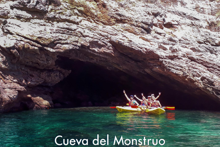 Granada: Guided Kayak Tour - Cliffs and Caves of Playa de La Rijana Granada: Guided kayak tour - cliffs and caves of Playa de La Rijana