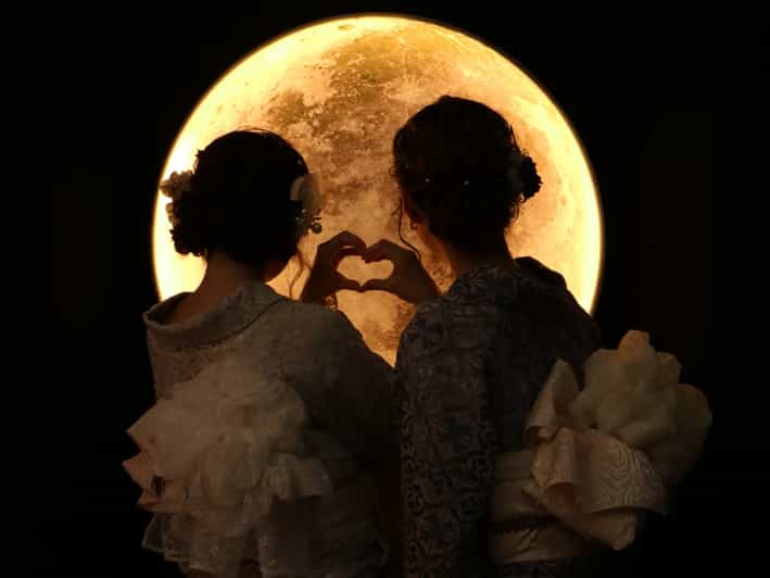 Selfie Experience in Kanazawa - Moon Plan