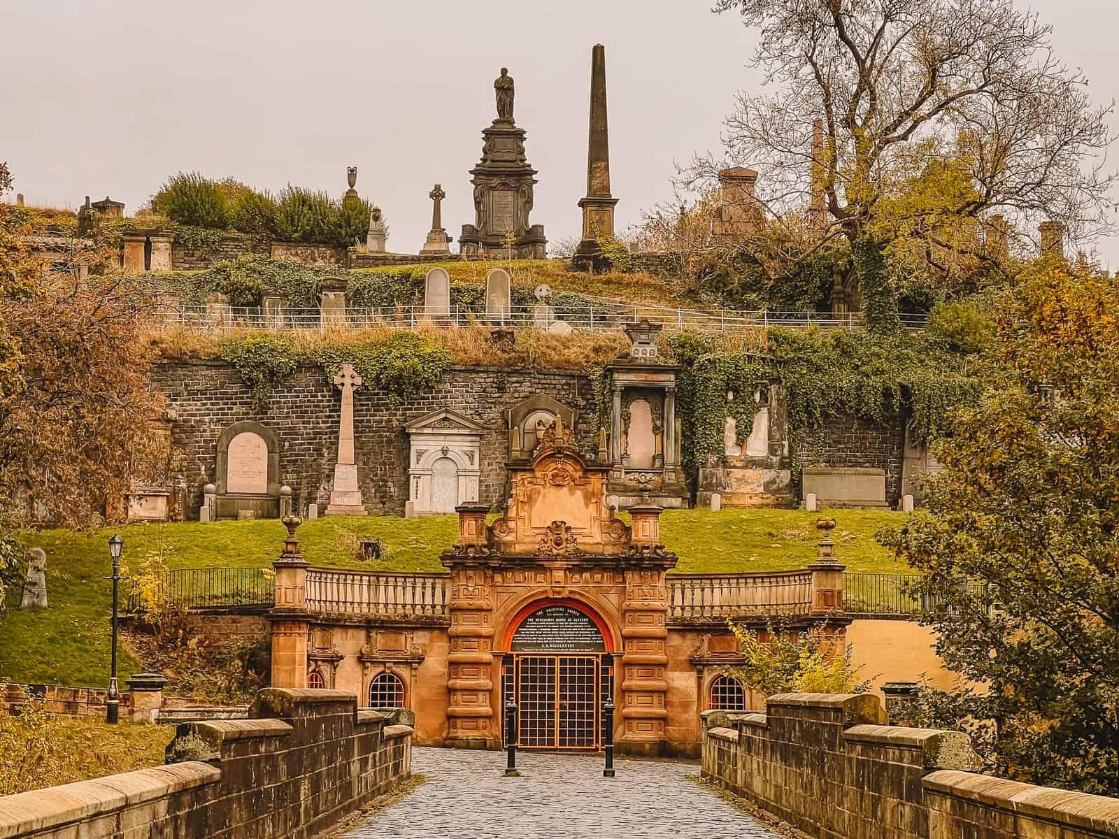 Glasgow Necropolis: Kleingruppentour mit ortskundigem Guide