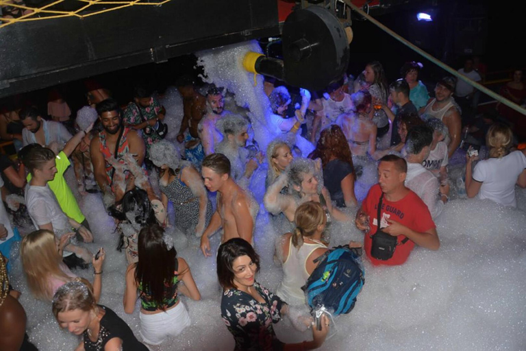 Alanya: Pirate Boat Sunset Cruise with Dinner and Foam Party