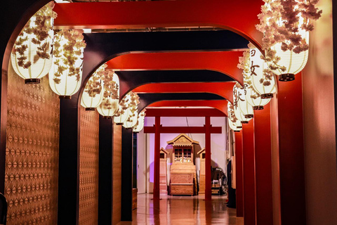 Osaka: Sumo Show with Halal Sukiyaki Group Sumo Show with Halal Sukiyaki set