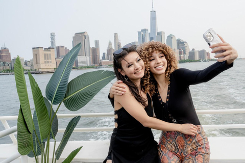 نيويورك: رحلة بحرية عند غروب الشمس مع إطلالات على تمثال الحريةرحلة غروب الشمس - الدخول العام