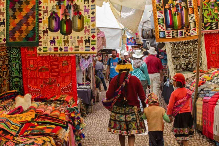 Cusco : Transfer to the market of Pisac