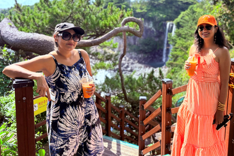 Jeju Small Group Tour incl. Yacht Cruise, Falls & Mt.Halla Jeju Small Group Tour with Yacht Cruise, Falls & Mt.Halla