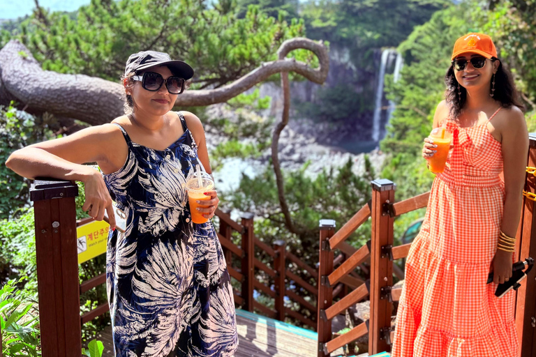 Jeju Small Group Tour incl. Yacht Cruise, Falls & Mt.Halla Jeju Small Group Tour with Yacht Cruise, Falls & Mt.Halla