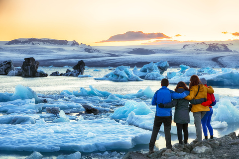 3 jours de chasse aux aurores boréales et de visite du lagon glaciaireCatégorie standard - Baignade dans le lagon bleu incluse