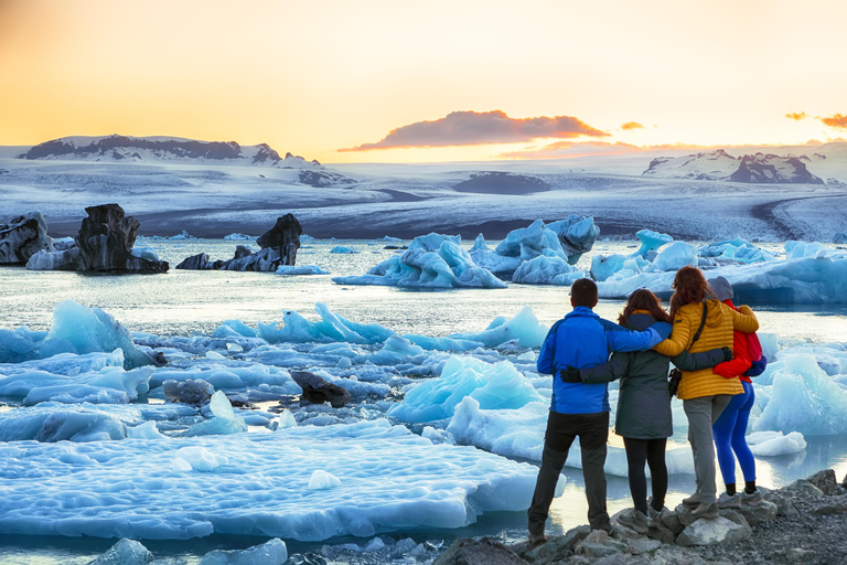 3-Day Northern Lights Hunt &amp; Glacier Lagoon TourComfort Category - Blue Lagoon Bathing Included