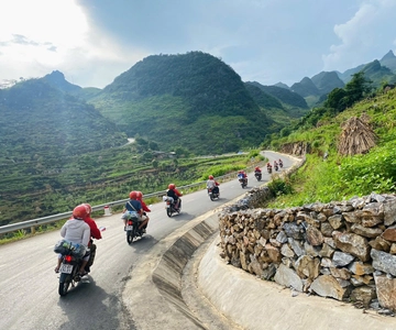 Tour di lusso in moto di 2 giorni ad Ha Giang con Easy Rider