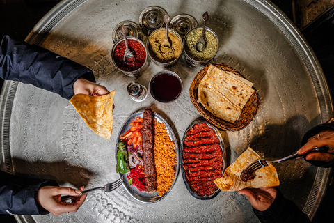Istanbul: Bosphorus Bites Food Tour with 14+ Tastings