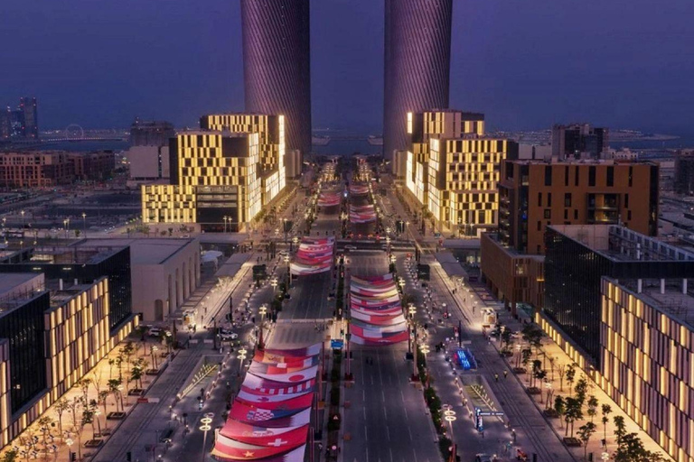 Doha: Guided Night Tour with Lights, Culture & Landmarks