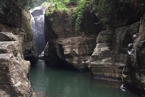 Labuan Bajo: Slyvia Hils erkunden und in der Rangko-Höhle schwimmenSlyvia Hils erkunden und in Rangko schwimmen (Gruppe von 5-6 Touristen)