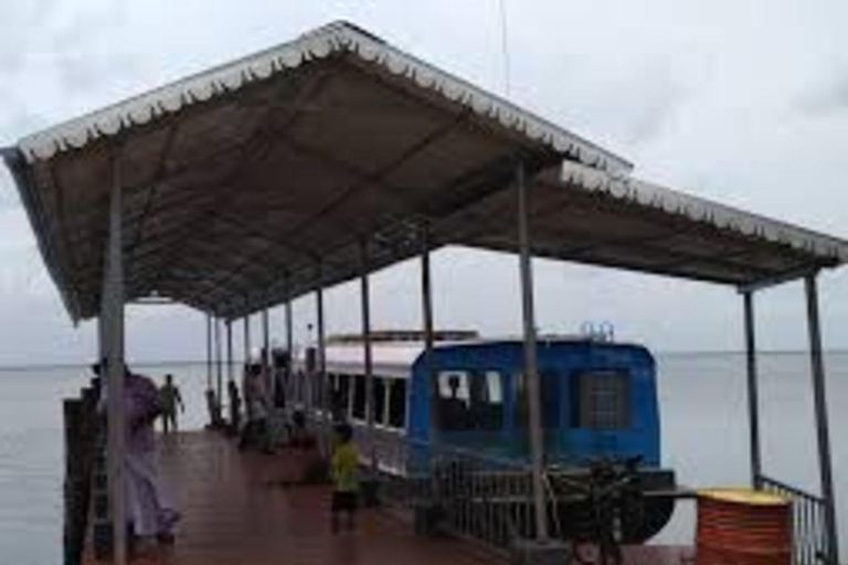 Kochi: Kottayam, Kumarakom e lago Vembanad (tour Fiddler)Kochi: Kottayam, Kumarakom e lago Vembanad (tour in barca)