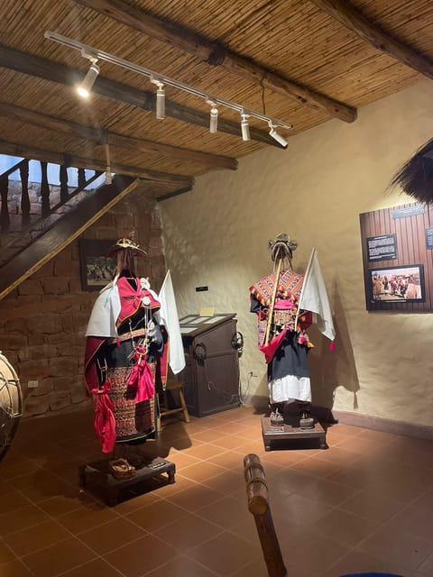 Walking with May and María through Sucre, the "Museum City" - Housity
