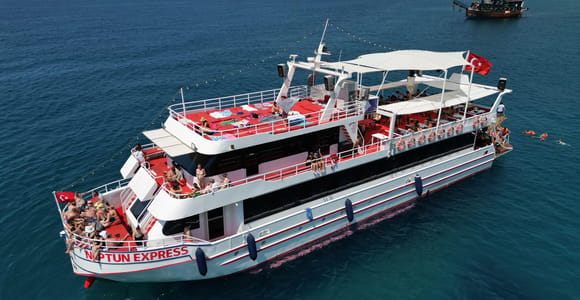 Marmaris: Luxury Boat Tour with Lunch Air-conditioned boat
