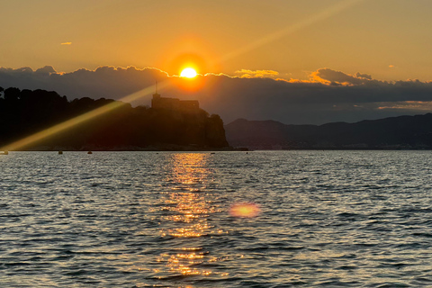 Golf Juan: Crucero en velero al atardecer con aperitivo en la Isla