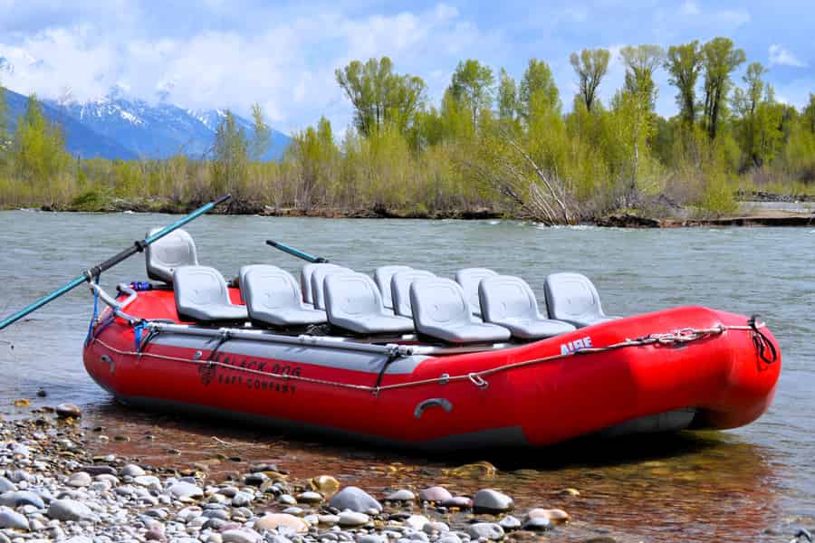 Jackson Hole: Bequeme Floßfahrt auf dem Snake River. Foto: GetYourGuide