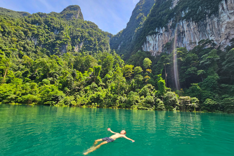 Khao Sok: Private Longtail Boat Tour at Cheow Lan LakeOption 2: 4-Hour Tour with Hotel Pickup and Drop-Off