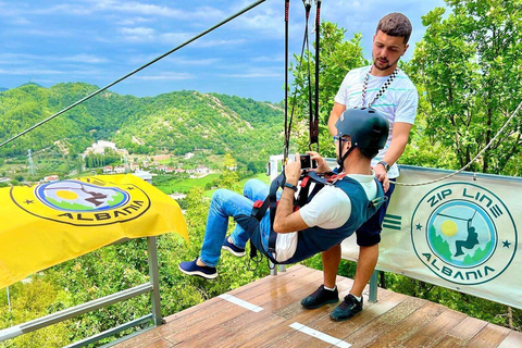 Från Tirana: Petrela Zipline-äventyr med transport