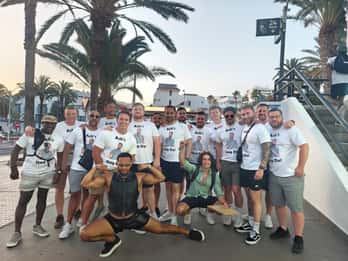 Tenerife: Pub Crawl Tour – 5 steder, morsomme spill og gratis shots