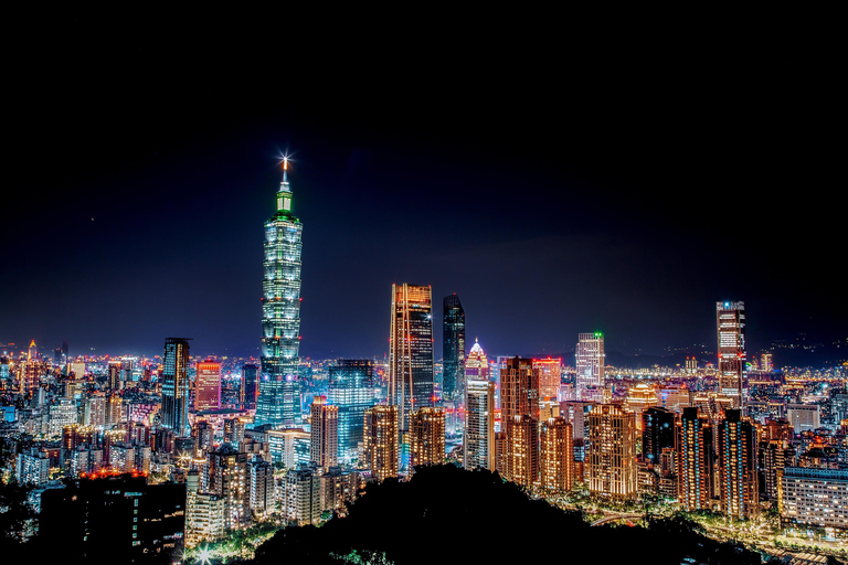 Taipei Nightfall: 4 hours Skyline View, Temple & Neon Market