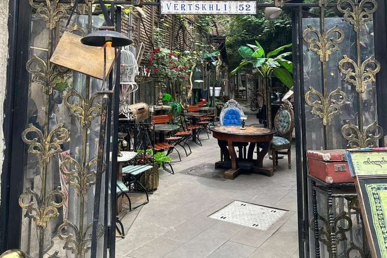 Tbilisi: Unforgettable Georgian Feast with Tamada and Music