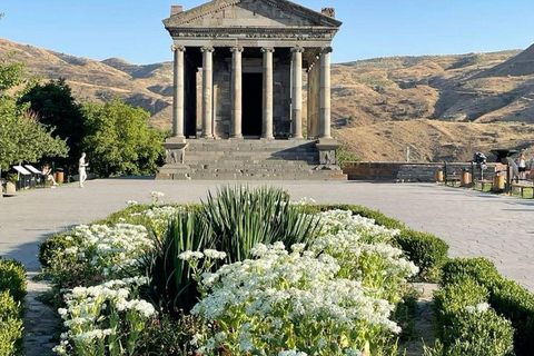 2 Countries in 1 Day:From Tbilisi to Armenia-Sevan & Yerevan