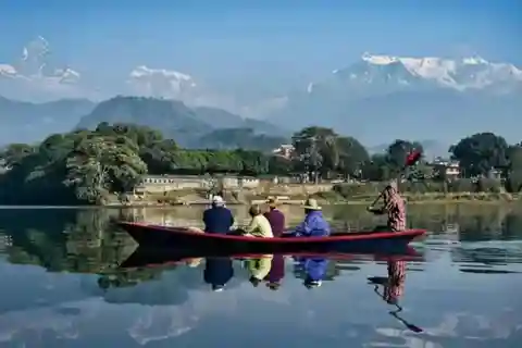 Pokhara: 3 Hour Tour with Entry Tickets & Guide