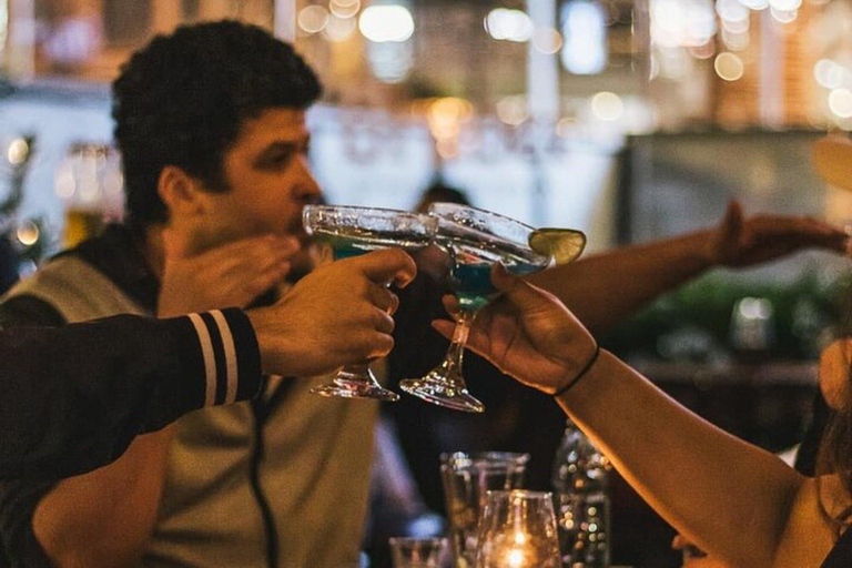 Bogotá: Chapinero Bar and Club Crawl with Guide