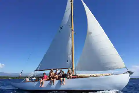 Vela con yacht d'epoca a Cannes