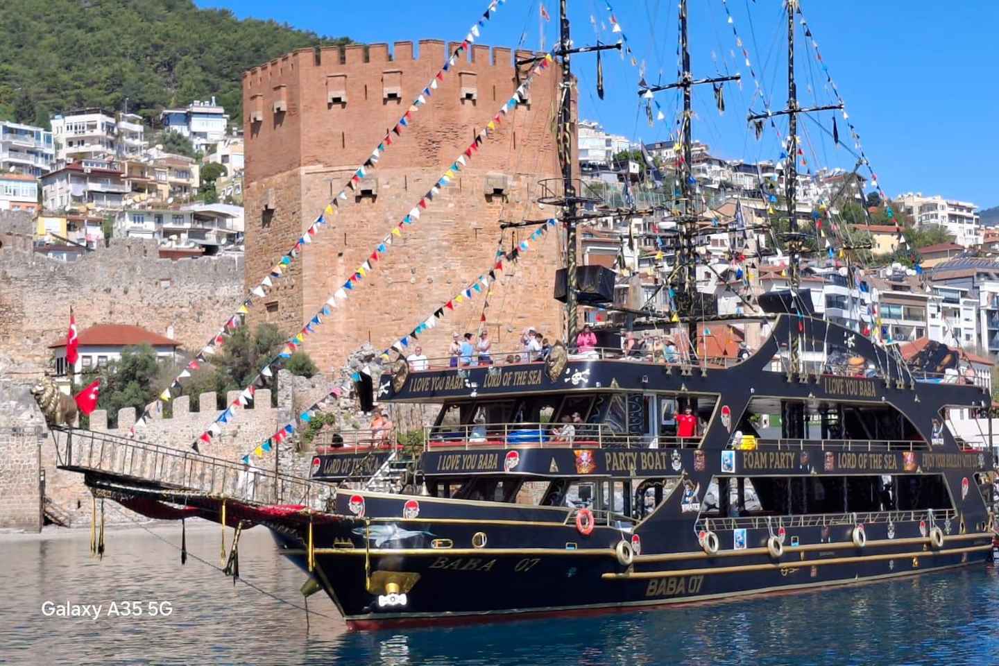 Alanya: Pirate Boat Trip with Optional Pick Up and Lunch