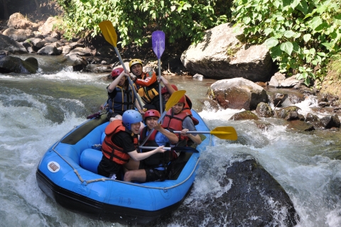 Rafting 7KM & ATV Zipline bezoek apengrot en watervallen