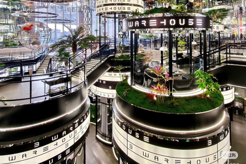 Shanghai Futuristic Tour: Robotaxis, Humanoid Robots & Drone AI, Robotaxi, Drone