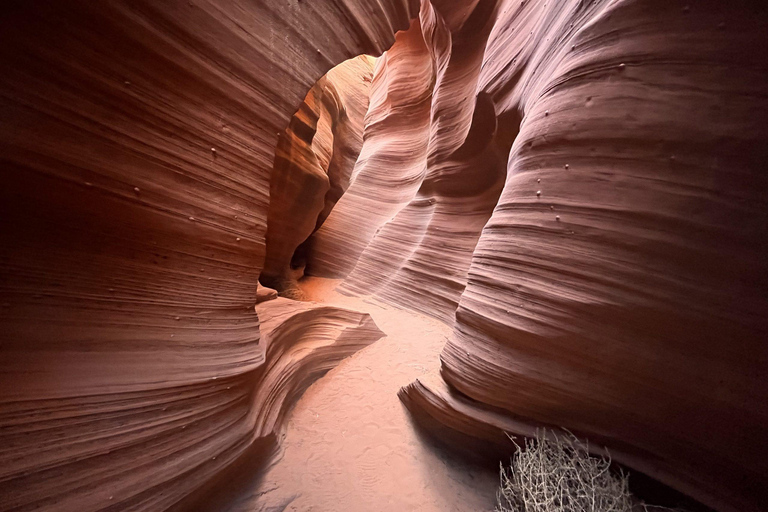 Page: (VIP) Hogan Upper Antelope Canyon Tour Tickets (PRIVATE VIP) Hogan Upper Antelope Canyon Tour Entry Ticket