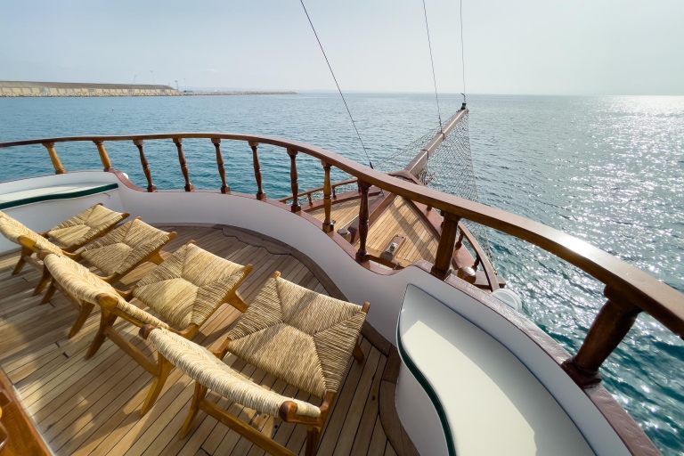 Larnaca: Bay Glass Bottom Boat Cruise with Snorkeling