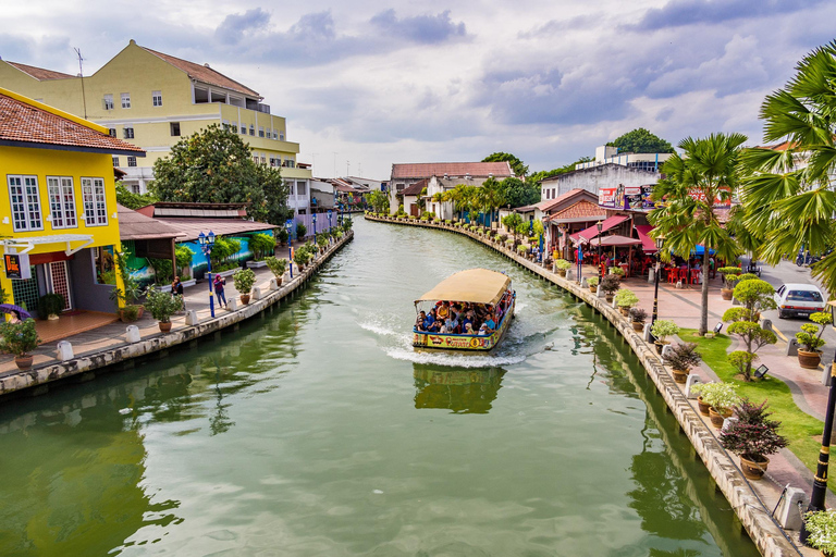 From Singapore: Kuala Lumpur & Malacca Private Day Trip