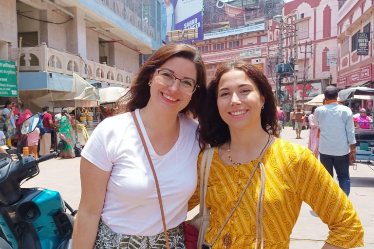 Kulturelle und spirituelle Pfade in der Altstadt von Varanasi