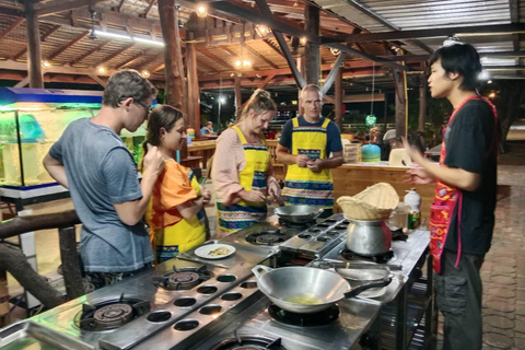 Krabi : Autentisk thailändsk matlagningskurs med marknadstur