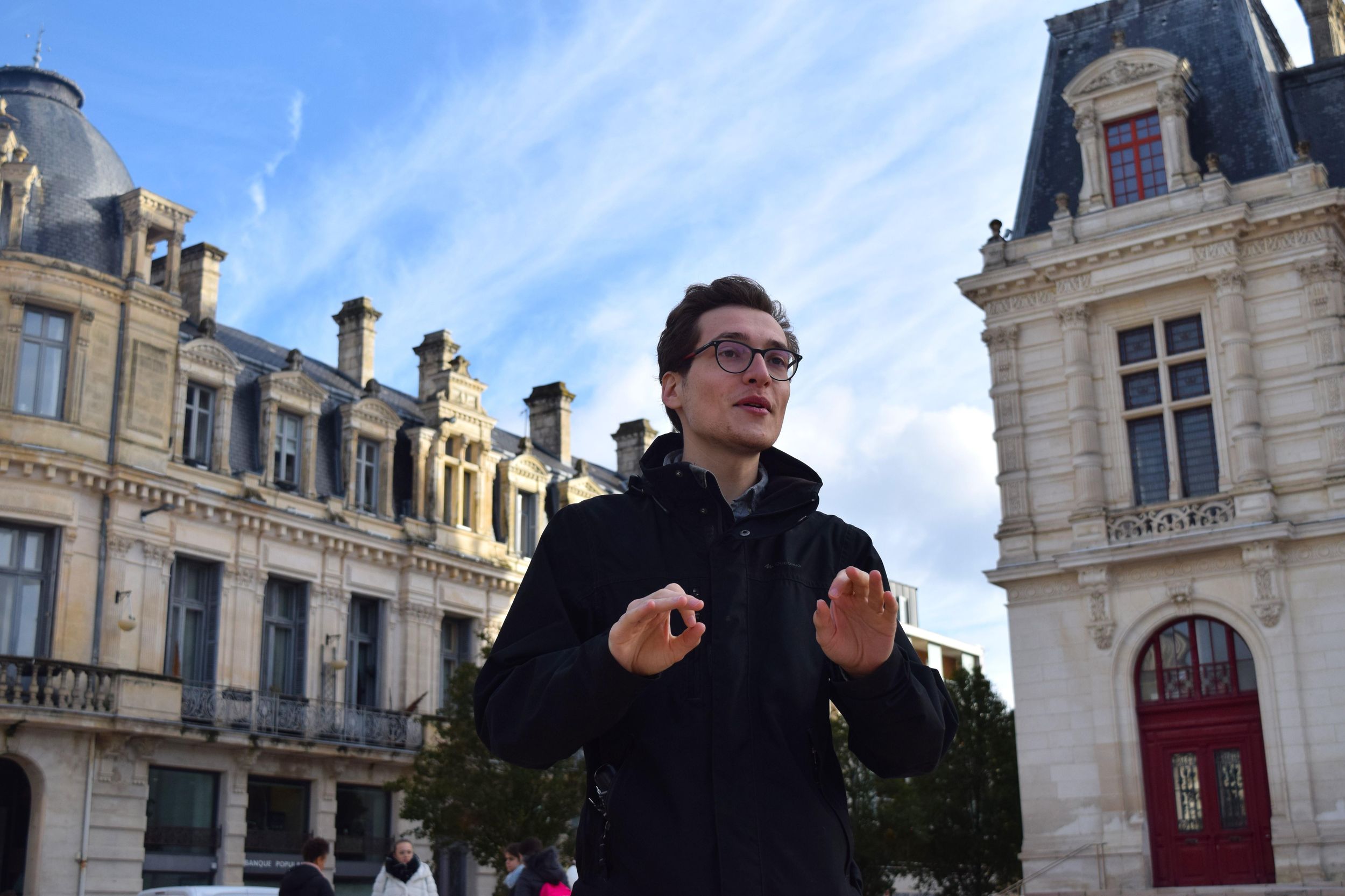 Poitiers: Entdecke das gesamte Erbe der Stadt bei einer Tour zu Fuß