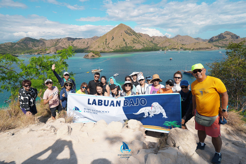 From Labuan Bajo: Komodo Islands Full-Day Boat Trip