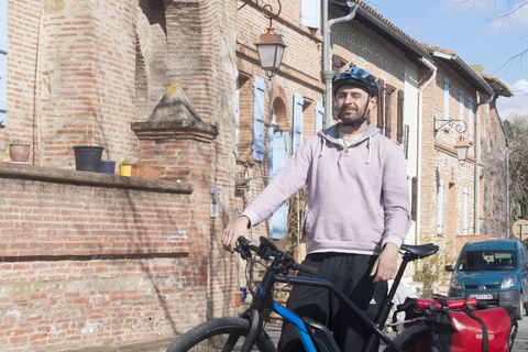 Scenic E-Bike Ride to a Hilltop Village from Toulouse